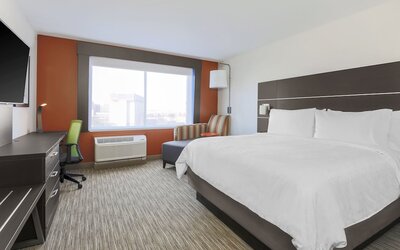 Holiday Inn Express & Suites Chicago O'Hare Airport by IHG
