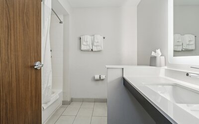 Holiday Inn Express & Suites Bensenville - O'Hare by IHG