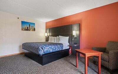 Chicago Club Inn & Suites