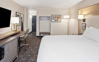 Holiday Inn Chicago Oakbrook by IHG