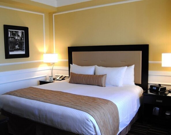 The Pickwick Hotel
