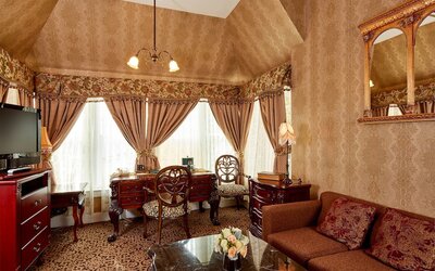 Queen Anne Hotel