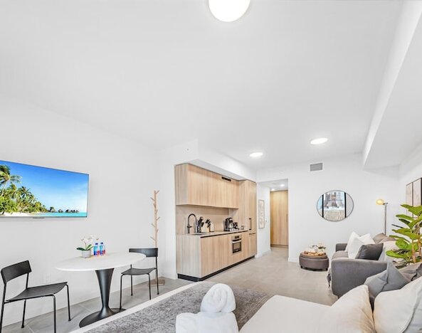 Stunning Skyline Studio - 501 First DTW