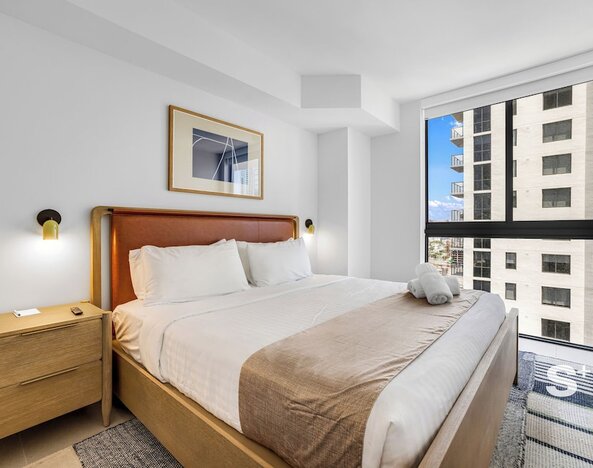 Brand-New Luxury 1BR  - Rooftop pool