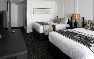 Cow Hollow Inn & Suites