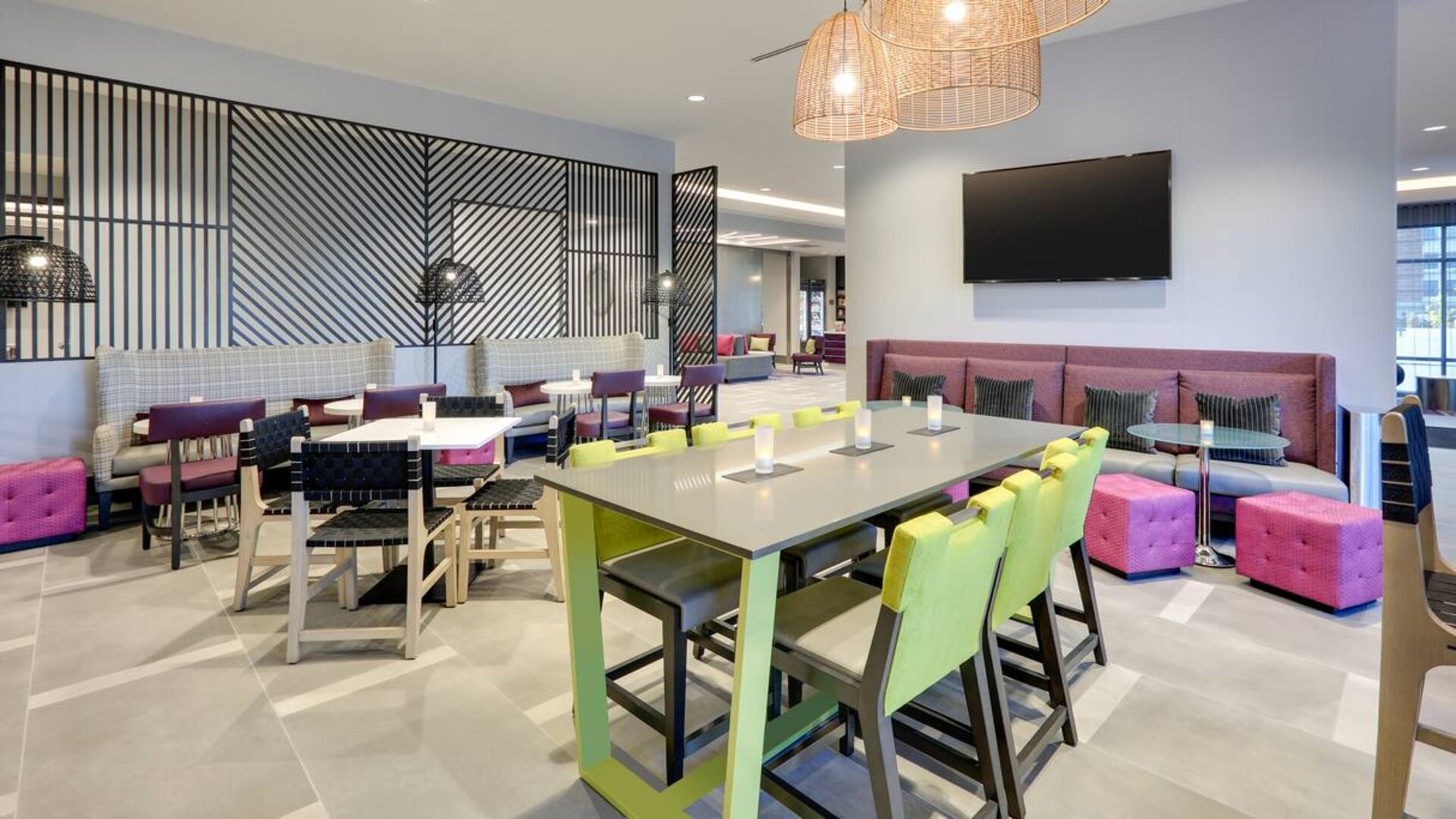 very spacious and comfortable coworking space at Hampton Inn Irvine Spectrum Lake Forest.