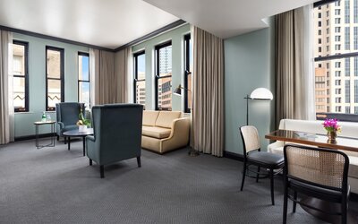The Candler Hotel Atlanta, Curio Collection by Hilton