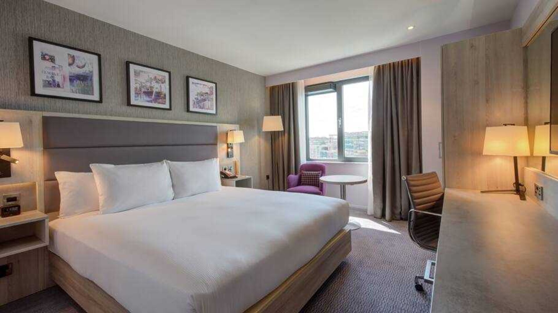 King guestroom with working station at the Hilton Garden Inn Dublin Custom House.