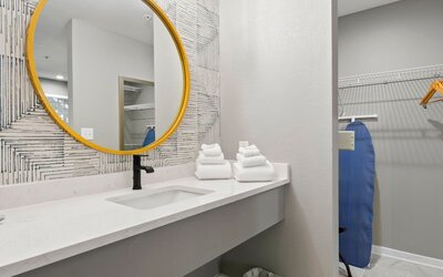 Newly Renovated Atlanta Gem Central Buckhead Apt