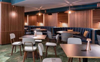 Dining area perfect co-working at the Hilton Cologne.