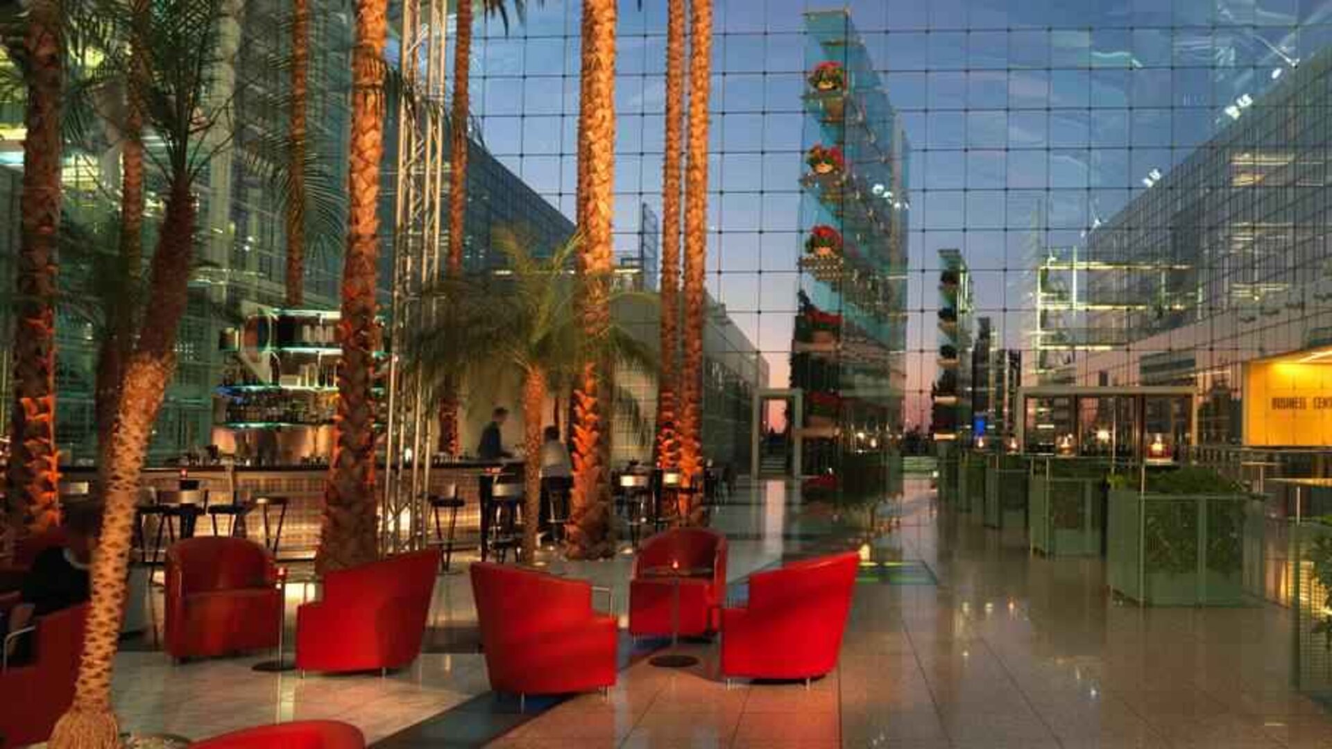 Beautiful hotel workspace at the Hilton Munich Airport.