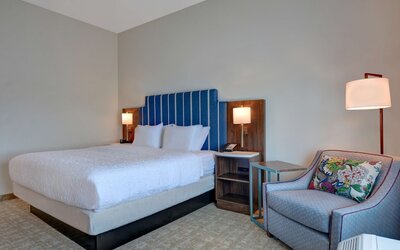 Hampton Inn & Suites Nashville Downtown Capitol View