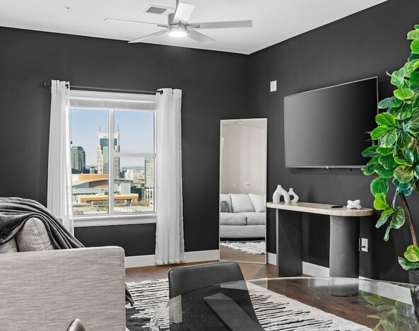Midnight Manor Penthouse Suite The Gulch