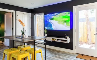Modern East Austin Stay Near Plaza Saltillo Stn
