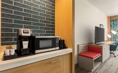 Room, 2 Queen Beds, Accessible, Bathtub (Hearing)