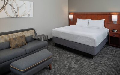 Courtyard by Marriott Nashville Airport