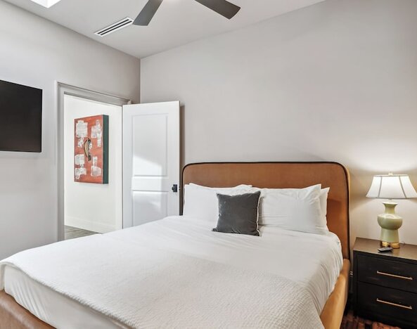 The Mary Beth Hotel & Gallery