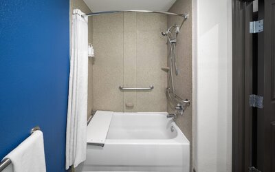 La Quinta Inn & Suites by Wyndham Kyle - Austin South
