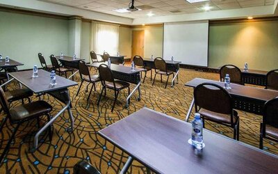 professional meeting and conference room at Hampton Inn & Suites by Hilton San Jose-Airport.