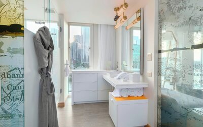 The Envoy Hotel, Autograph Collection