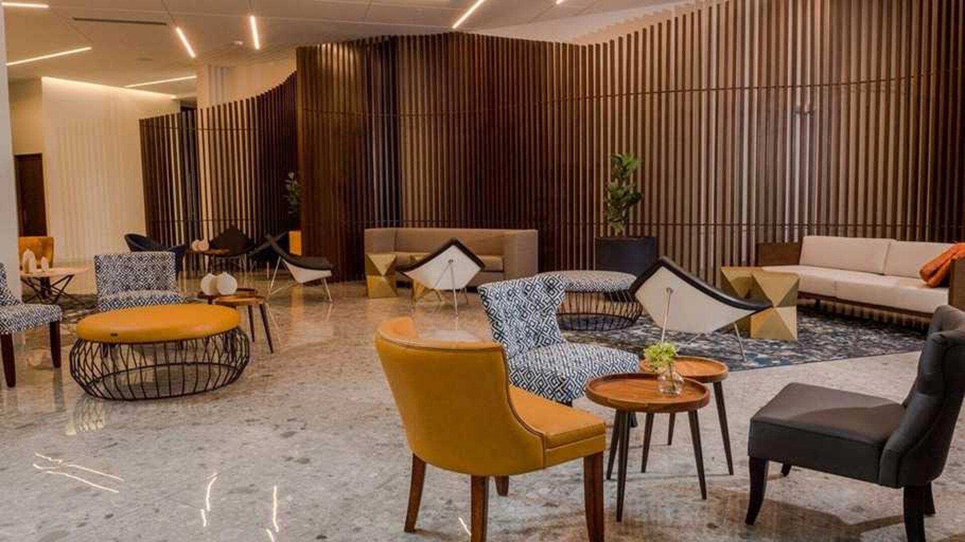 comfortable lobby and coworking space at Hilton Garden Inn Santa Ana San Jose.