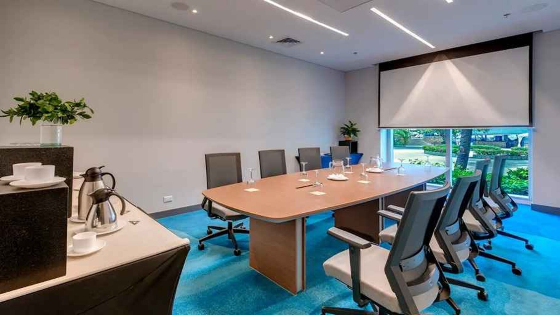 professional meeting room at Hilton Cartagena Hotel.