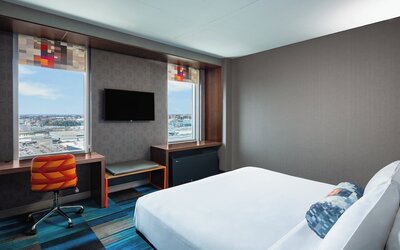Aloft by Marriott Boston Seaport District