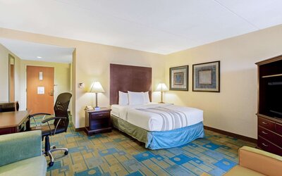La Quinta Inn & Suites by Wyndham Boston Somerville