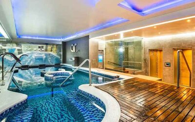 beautiful indoor pool at DoubleTree by Hilton Bogota Salitre AR.