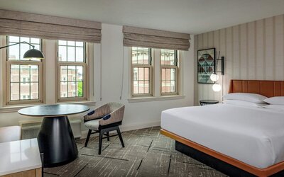 Sheraton Commander Hotel