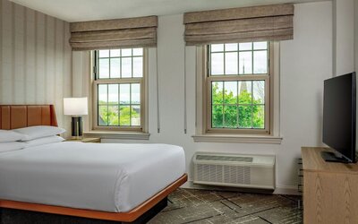 Sheraton Commander Hotel