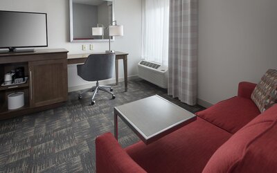 Hampton Inn Boston - Logan Airport