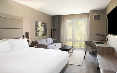 AC Hotel by Marriott Boston Cleveland Circle