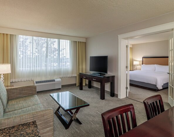 Holiday Inn Hotel & Suites Boston - Peabody by IHG