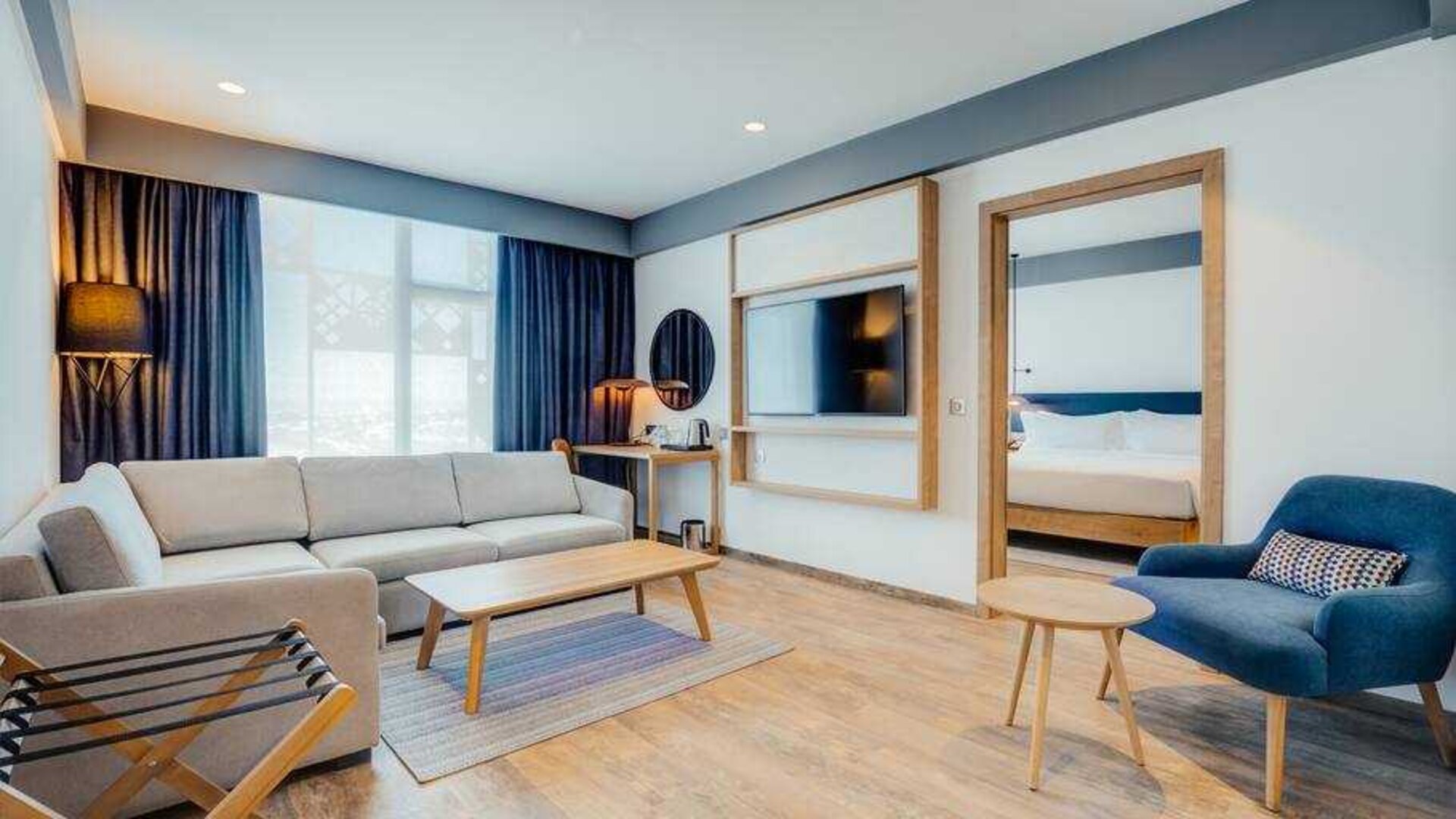 Spacious living room suitable as workspace at the Hilton Garden inn Casablanca Sud.