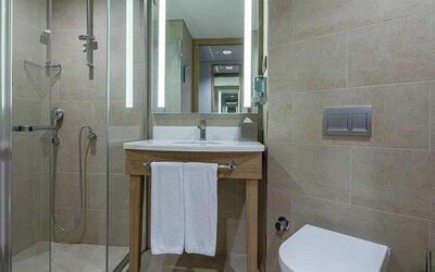 spacious king bathroom at Hampton by Hilton Istanbul Zeytinburnu.
