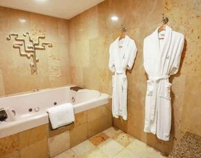 Relaxing bath tub at the Hilton Garden Inn Tuxtla Gutierrez.
