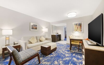 Embassy Suites by Hilton Alexandria Old Town