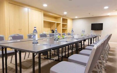 professional meeting room ideal for all business meetings at Hilton Barcelona.