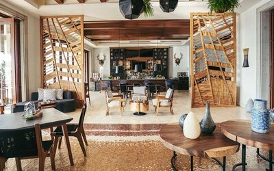 Dining area perfect for co-working at the Hilton Los Cabos Beach & Golf Resort.