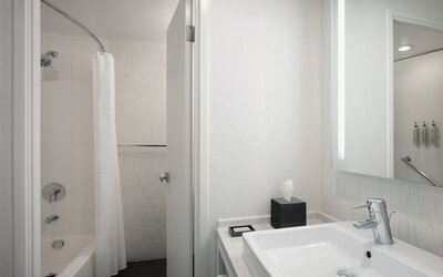 Renaissance Orlando Resort – Disney Springs® Area