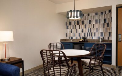 DoubleTree Suites by Hilton Orlando - Disney Springs® Area