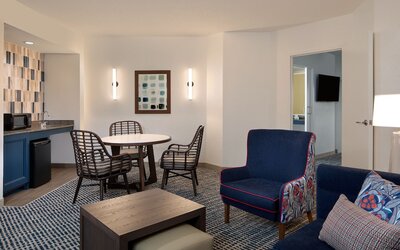 DoubleTree Suites by Hilton Orlando - Disney Springs® Area