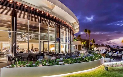 Outdoor patio suitable for co-working at the Caribe Hilton.