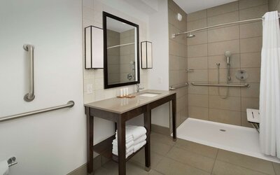 Country Inn & Suites by Radisson, Seattle-Tacoma International Airport, WA