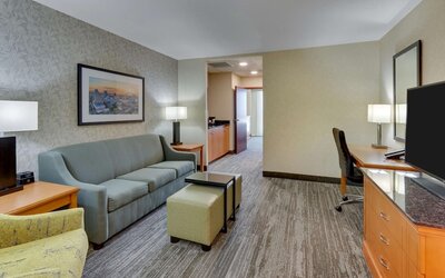 Drury Inn & Suites near Universal Orlando Resort