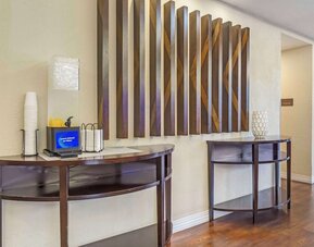 Comfort Inn & Suites Sea-Tac Airport