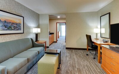 Drury Inn & Suites near Universal Orlando Resort