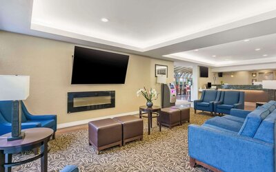 Comfort Inn & Suites Sea-Tac Airport