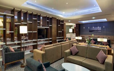 comfortable lobby and lounge area ideal for coworking at Hampton by Hilton Istanbul Kayasehir.